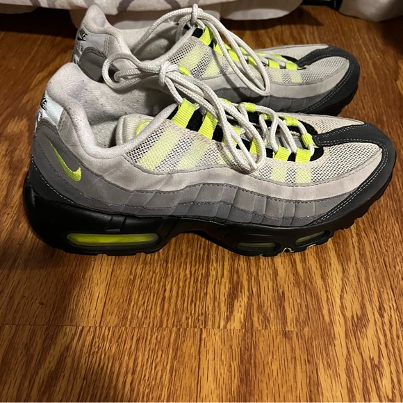 Nike Air Max 95 in Light Gray and Neon Accents - Picture 1 of 5